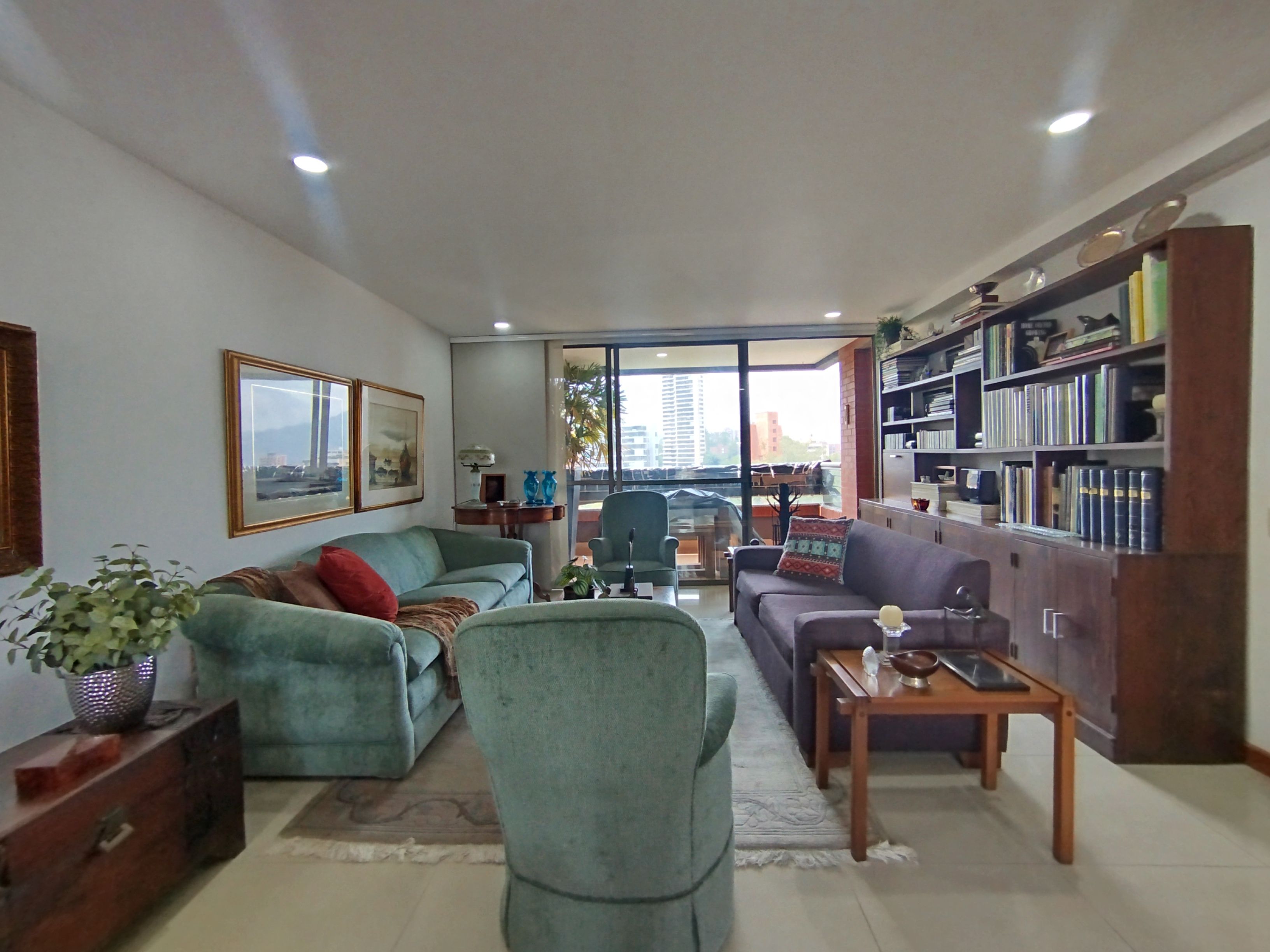 Apartamento en arriendo Antioquia Medellín San Lucas 160 m2 Habitaciones 3 Baños 4 Garajes 2 Precio $8500000