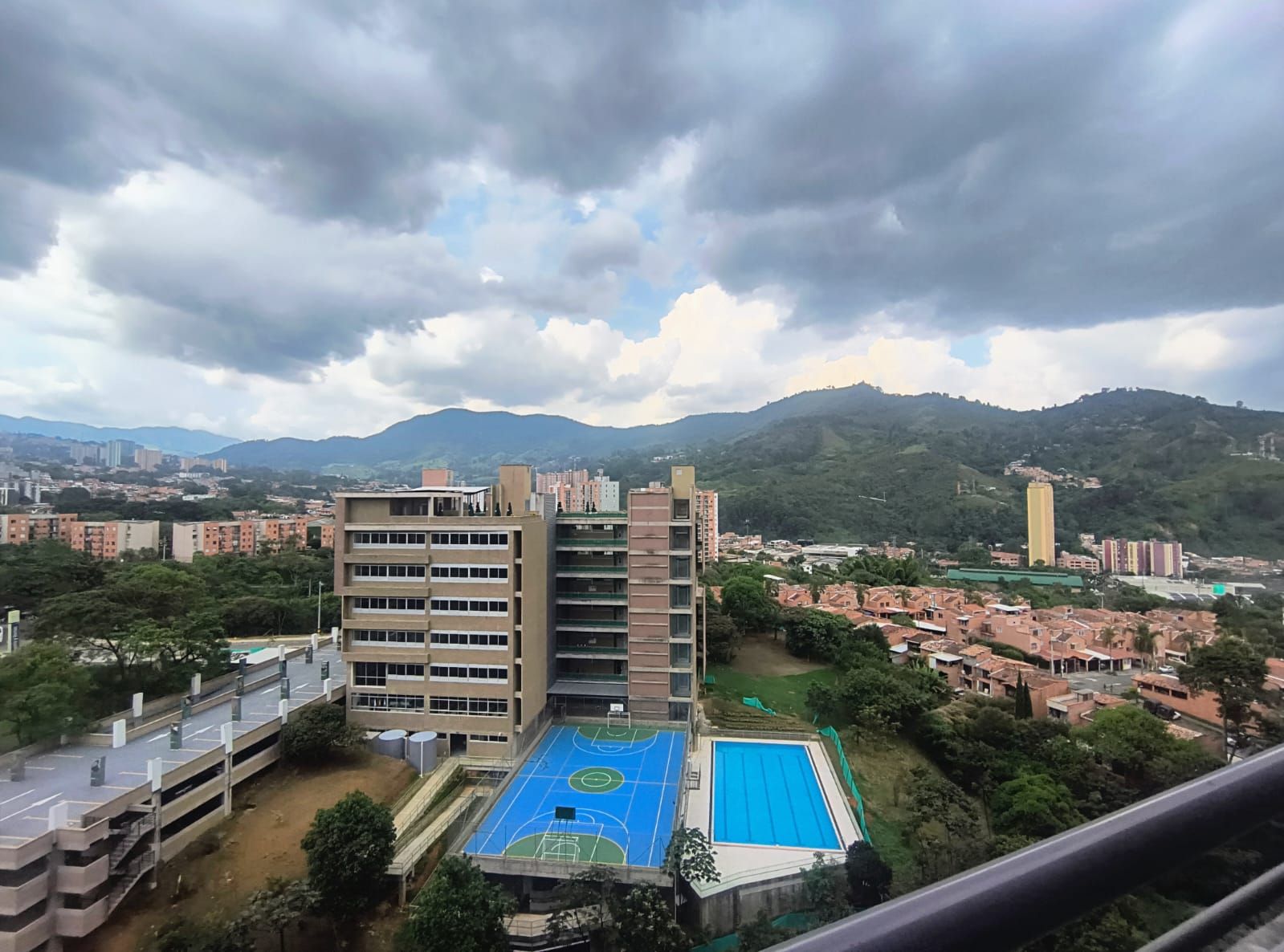 Suite en arriendo Antioquia Itagüí Ditaires 65 m2 Habitaciones 3 Baños 2 Garajes 1 Precio $2600000