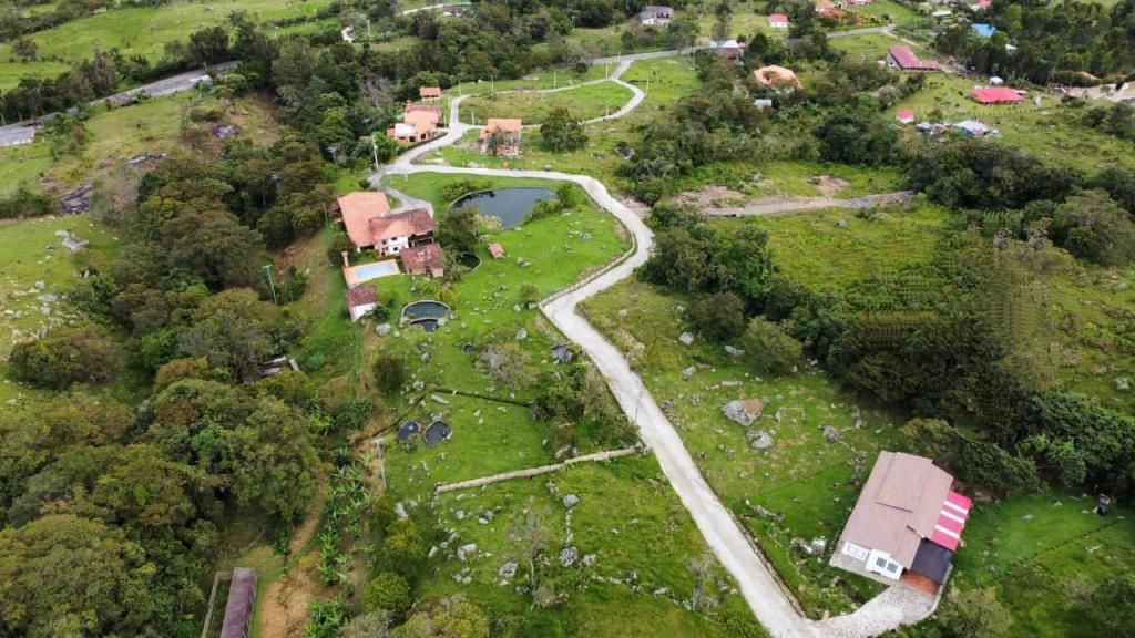 Casa Campestre en venta Norte De Santander Chinácota Chinácota 250 m2 Habitaciones 3 Baños 3 Garajes 3 Precio $500000000