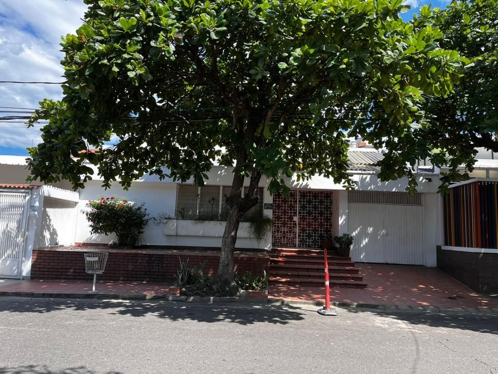 Casa en venta Norte De Santander Cúcuta Caobos 261 m2 Habitaciones 3 Baños 5 Garajes 1 Precio $1000000000
