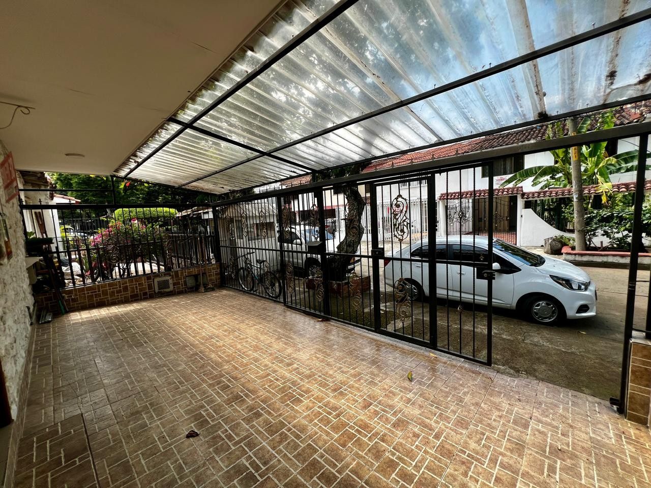 Casa en venta Valle Del Cauca Cali Prados Del Norte 160 m2 Habitaciones 3 Baños 2 Garajes 1 Precio $500000000
