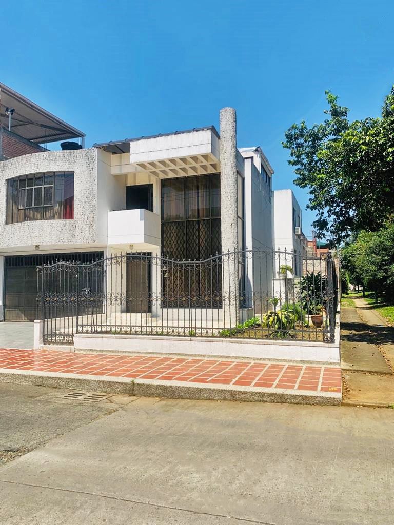 Casa en venta Valle Del Cauca Cali El Ingenio 500 m2 Habitaciones 4 Baños 4 Garajes 4 Precio $1050000000