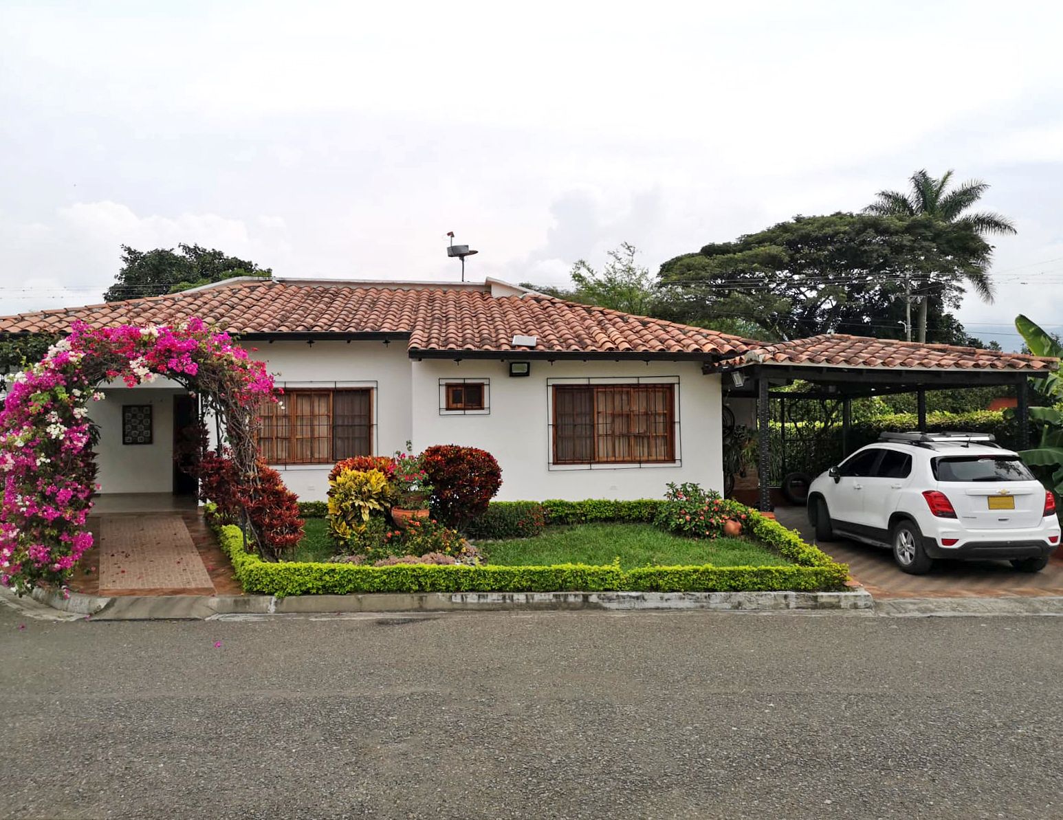 Casa en venta Valle Del Cauca Ginebra Ginebra 560 m2 Habitaciones 4 Baños 4 Garajes 5 Precio $950000000