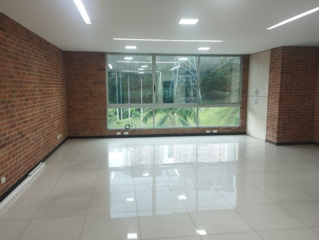 Oficina en arriendo Antioquia Medellín Castropol 60 m2 Habitaciones 0 Baños 1 Garajes 1 Precio $4900000