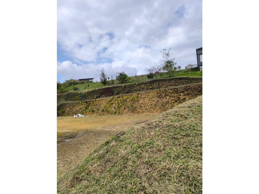 Lote en venta Antioquia El Retiro El Retiro 1600 m2 Habitaciones 0 Baños 0 Garajes 4 Precio $850000000