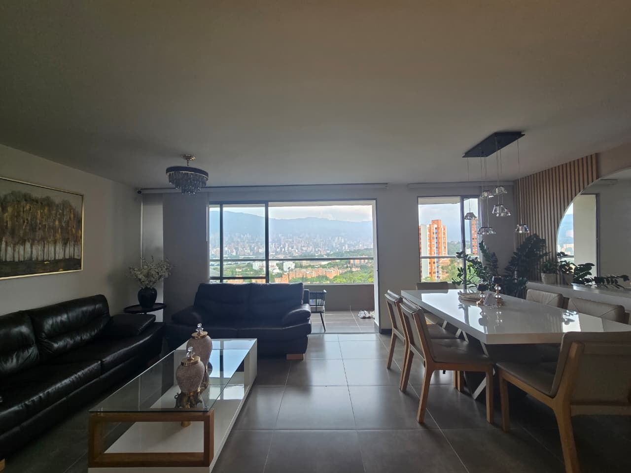 Apartamento en arriendo Antioquia Medellín Loma De Los Bernal 122 m2 Habitaciones 3 Baños 4 Garajes 2 Precio $5800000