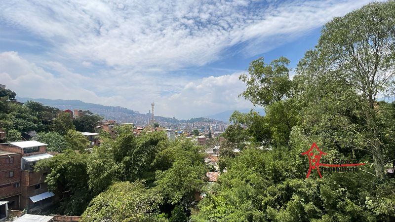 Casa en arriendo Antioquia Medellín Enciso 200 m2 Habitaciones 3 Baños 1 Garajes 0 Precio $1500000