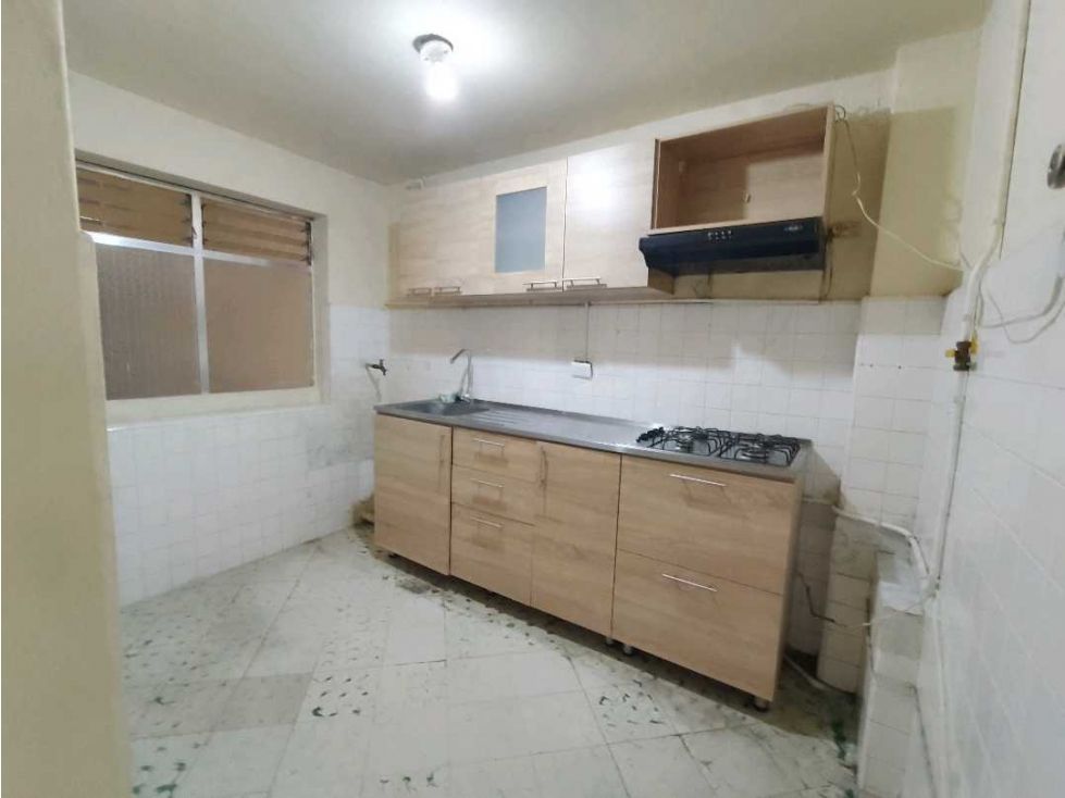 Casa en arriendo Antioquia Medellín Miraflores 100 m2 Habitaciones 4 Baños 3 Garajes 0 Precio $2500000