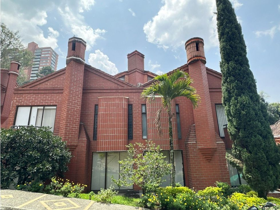 Casa en venta Antioquia Medellín Altos Del Poblado 250 m2 Habitaciones 4 Baños 4 Garajes 3 Precio $1700000000