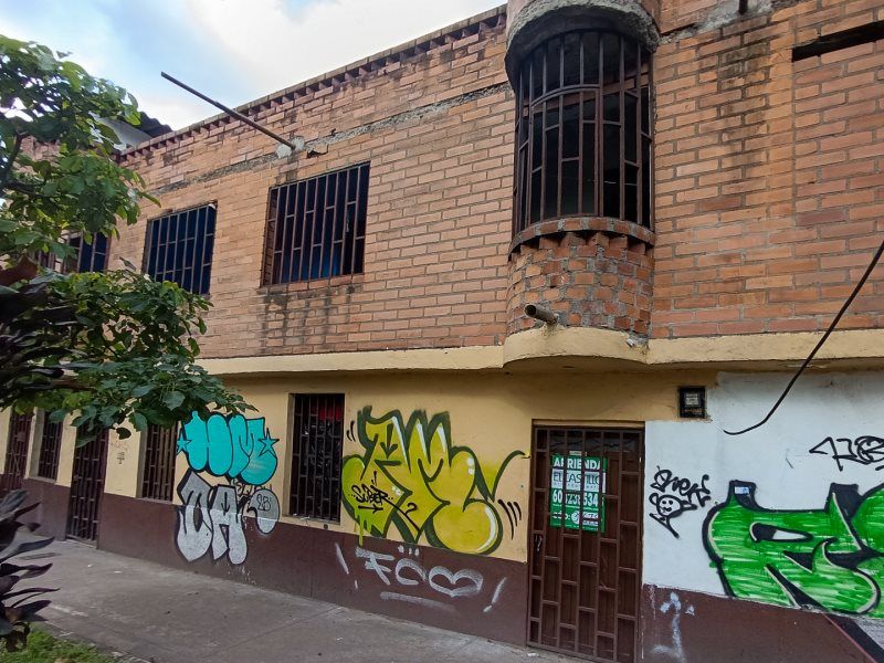 Apartaestudio en arriendo Antioquia Medellín Bombona No1 15 m2 Habitaciones 1 Baños 1 Garajes 0 Precio $800000