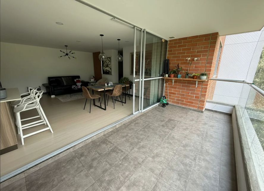 Apartamento en arriendo Antioquia Medellín El Esmeraldal 125 m2 Habitaciones 3 Baños 4 Garajes 2 Precio $5500000