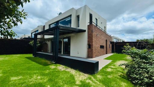 Casa en arriendo Cundinamarca Cajicá Centro 200 m2 Habitaciones 3 Baños 3 Garajes 3 Precio $6700000