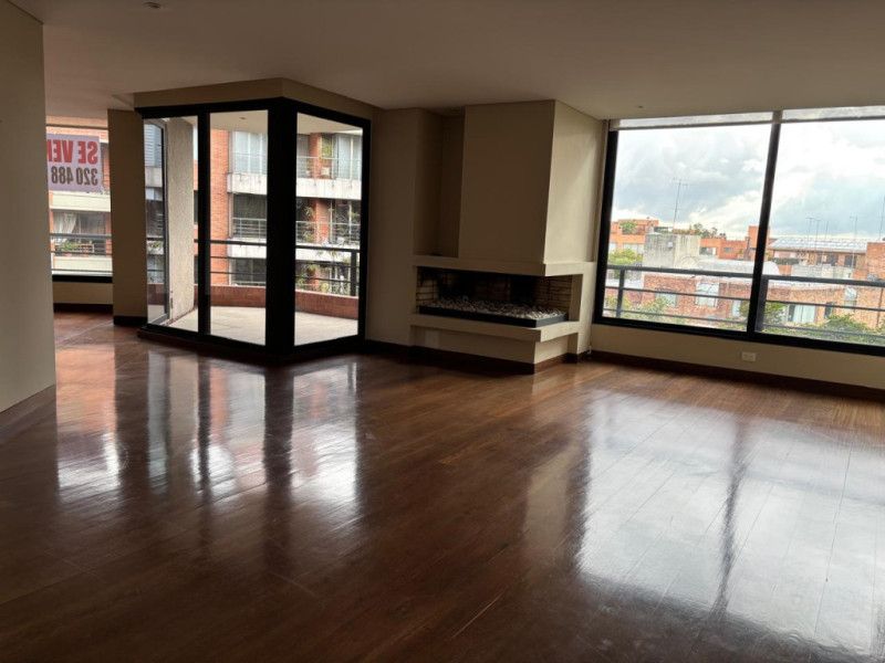Apartamento en venta Cundinamarca Bogotá El Cedro 220 m2 Habitaciones 3 Baños 4 Garajes 3 Precio $2100000000