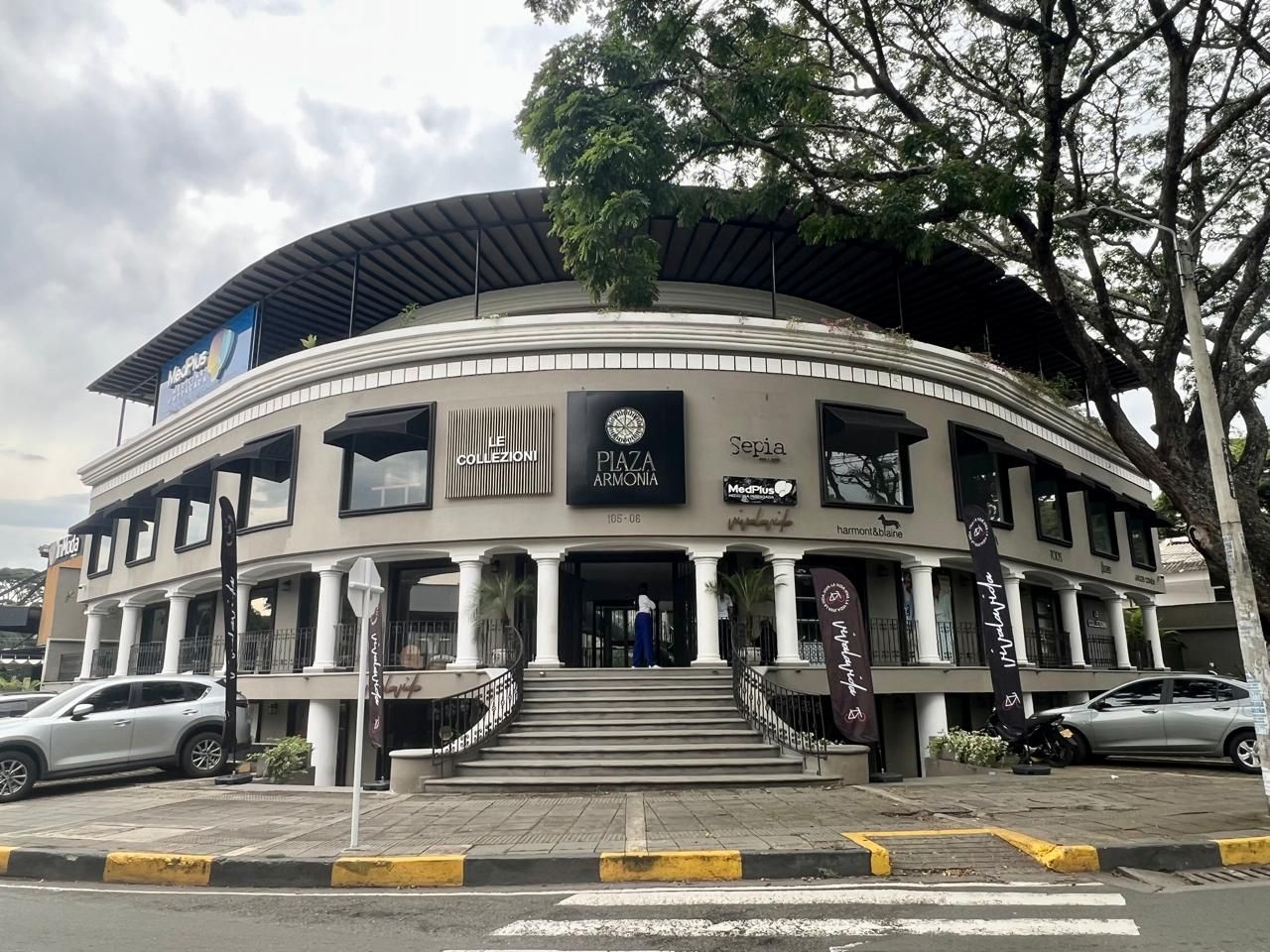 Edificio en venta Valle Del Cauca Cali La Hacienda 2095 m2 Habitaciones 9 Baños 6 Garajes 11 Precio $5000000000