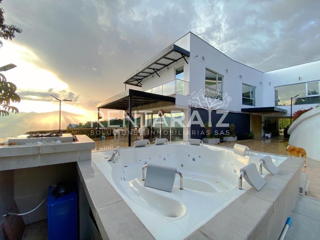 Casa en venta Antioquia Medellín Bombona No2 587 m2 Habitaciones 5 Baños 7 Garajes 5 Precio $4800000000