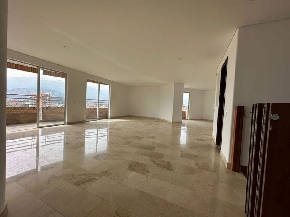 Apartamento en arriendo Antioquia Medellín Florida Nueva 340 m2 Habitaciones 4 Baños 7 Garajes 2 Precio $12100000