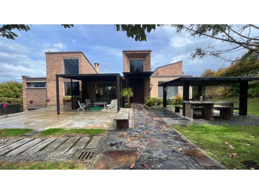 Casa en venta Antioquia Medellín Asomadera No1 750 m2 Habitaciones 4 Baños 5 Garajes 4 Precio $3500000000