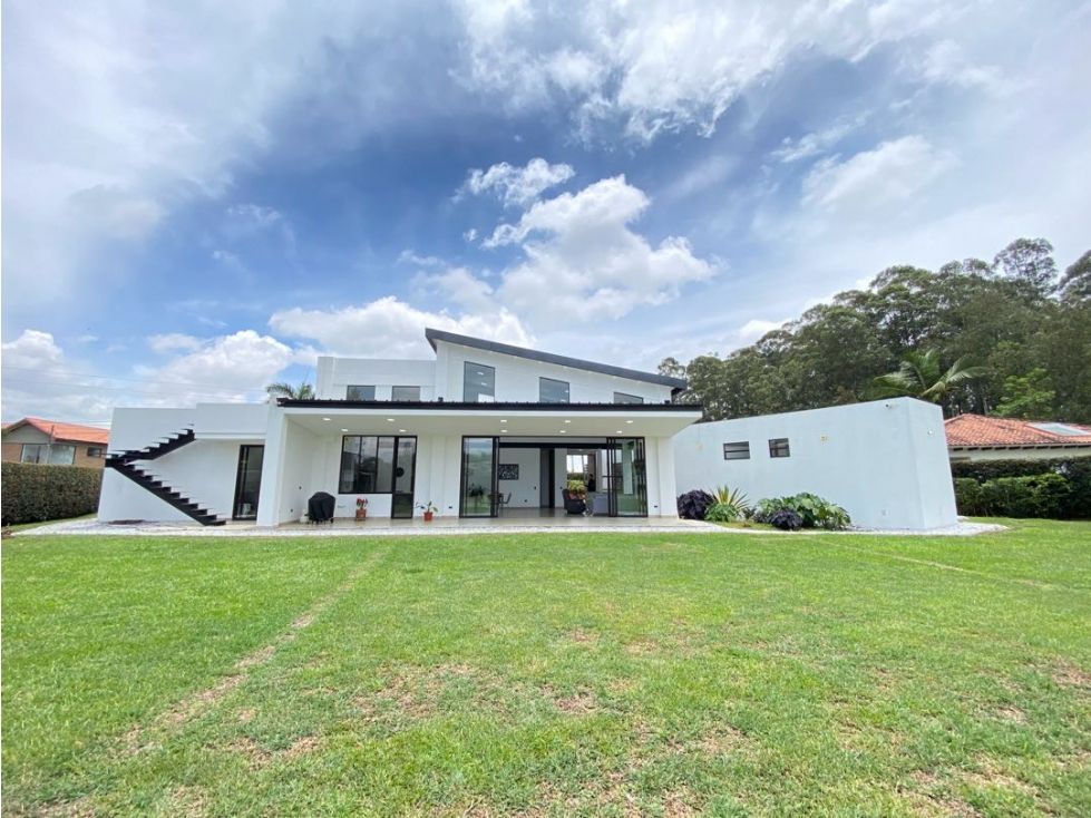 Casa en venta Antioquia Rionegro Parcelacion Prado Verde 423 m2 Habitaciones 4 Baños 5 Garajes 4 Precio $3250000000