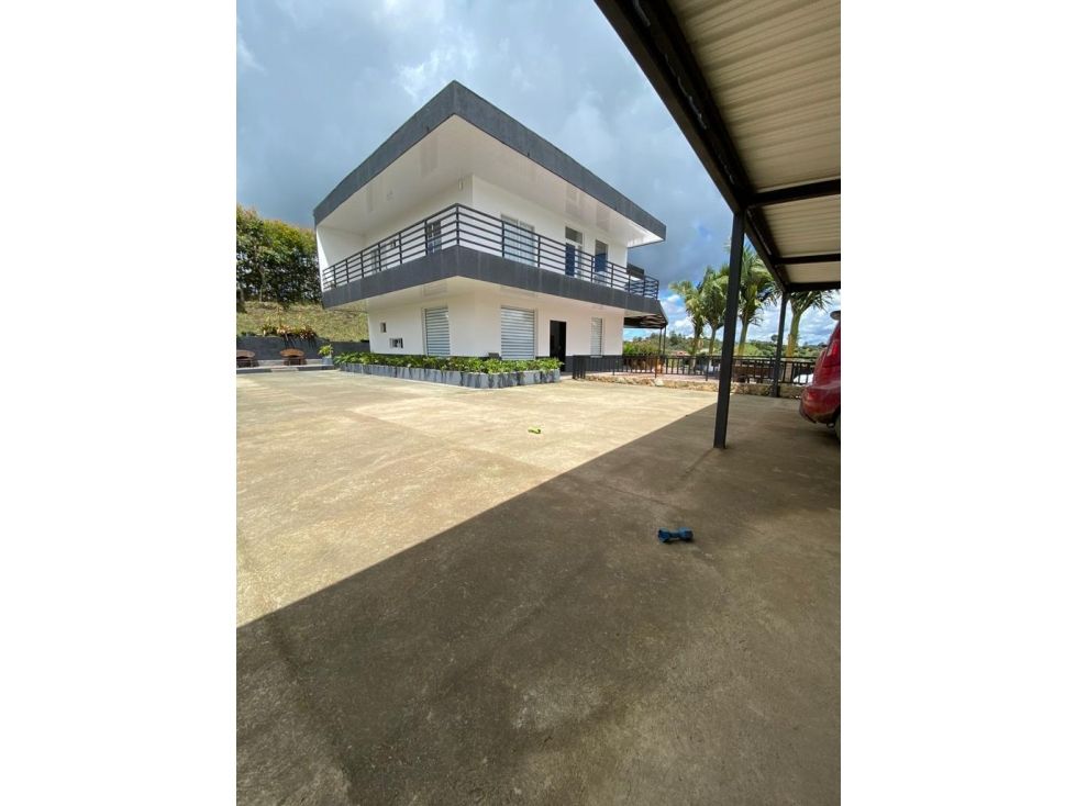 Casa en arriendo Antioquia San Vicente San Vicente 250 m2 Habitaciones 3 Baños 4 Garajes 4 Precio $6000000