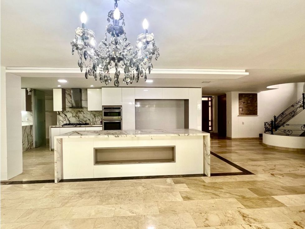 Casa en arriendo Antioquia Medellín Medellín 690 m2 Habitaciones 5 Baños 7 Garajes 4 Precio $25700000