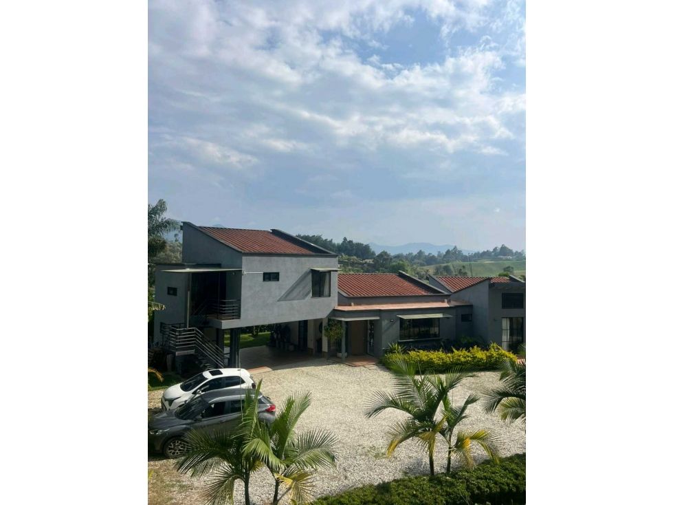 Casa en venta Antioquia El Carmen De Viboral El Carmen De Viboral 320 m2 Habitaciones 3 Baños 5 Garajes 2 Precio $2200000000