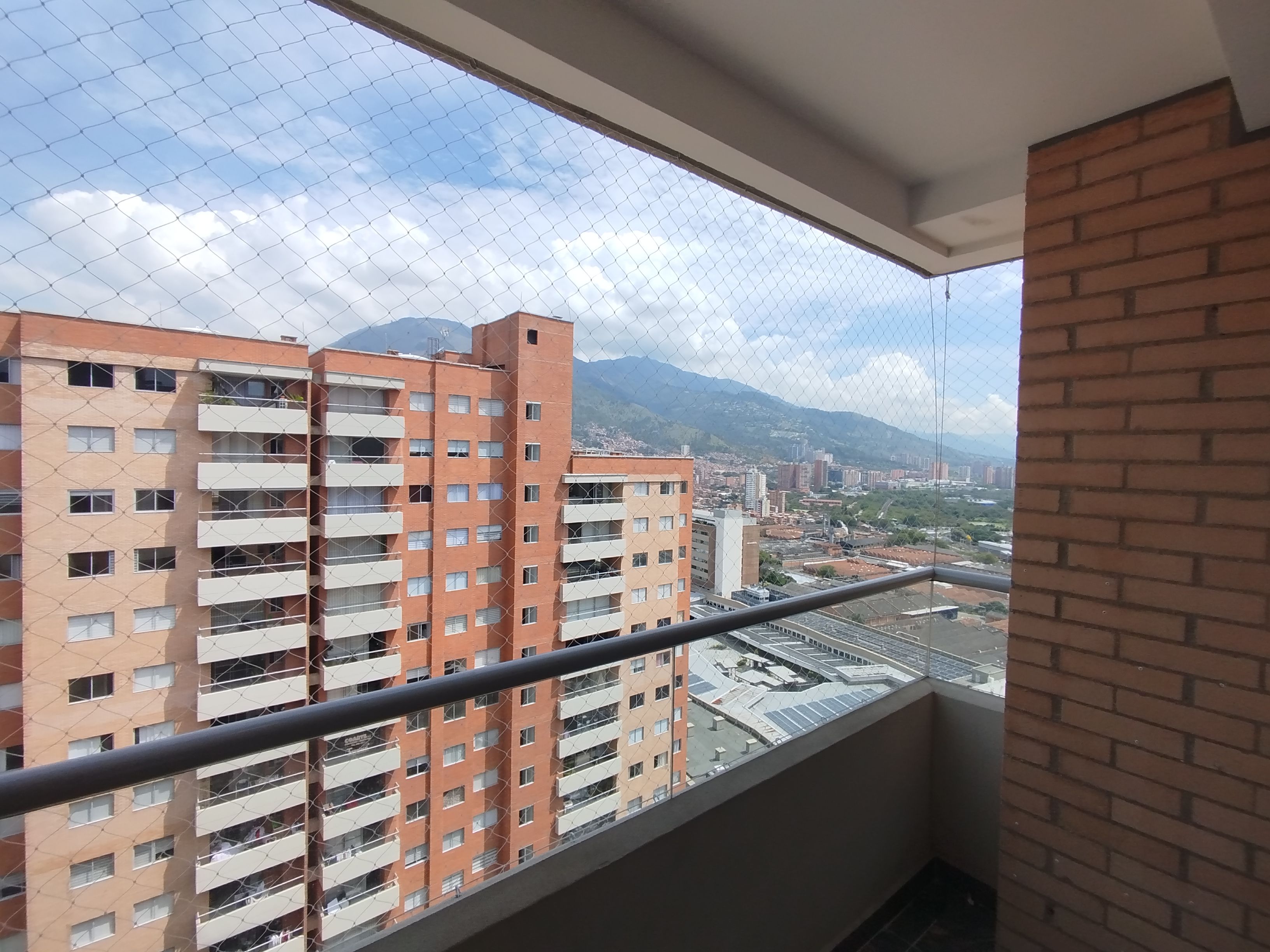 Apartamento en arriendo Antioquia Bello Andalucía 85 m2 Habitaciones 3 Baños 2 Garajes 1 Precio $3200000
