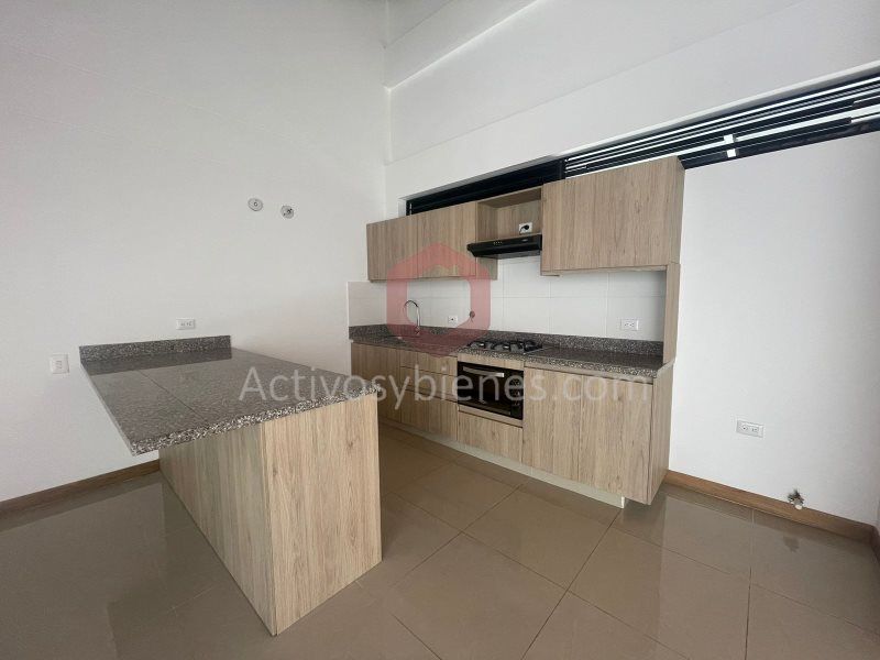 Casa en arriendo Antioquia Rionegro Centro 200 m2 Habitaciones 3 Baños 3 Garajes 2 Precio $4600000