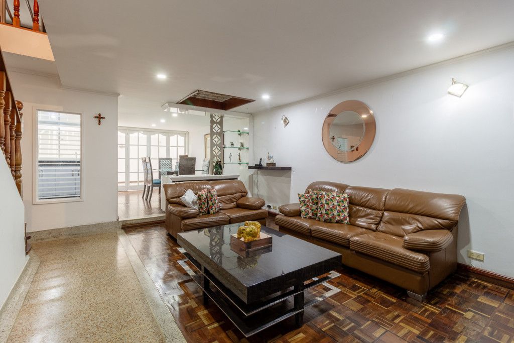 Casa en venta Cundinamarca Bogotá Quinta Paredes 190 m2 Habitaciones 3 Baños 3 Garajes 3 Precio $980000000