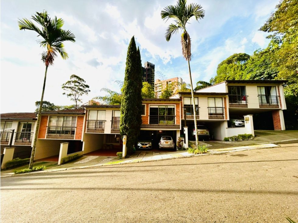Casa en venta Antioquia Envigado El Esmeraldal 220 m2 Habitaciones 3 Baños 3 Garajes 4 Precio $1250000000