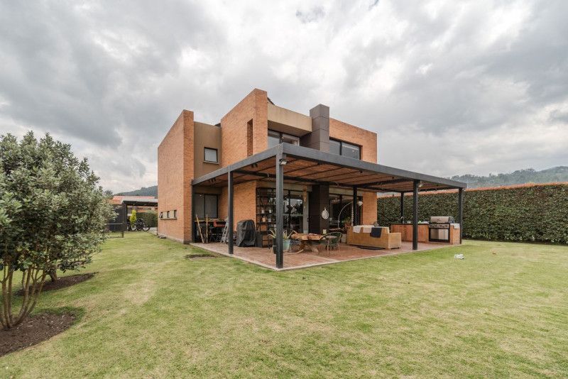 Casa en venta Cundinamarca La Calera La Calera 258 m2 Habitaciones 3 Baños 5 Garajes 4 Precio $1680000000
