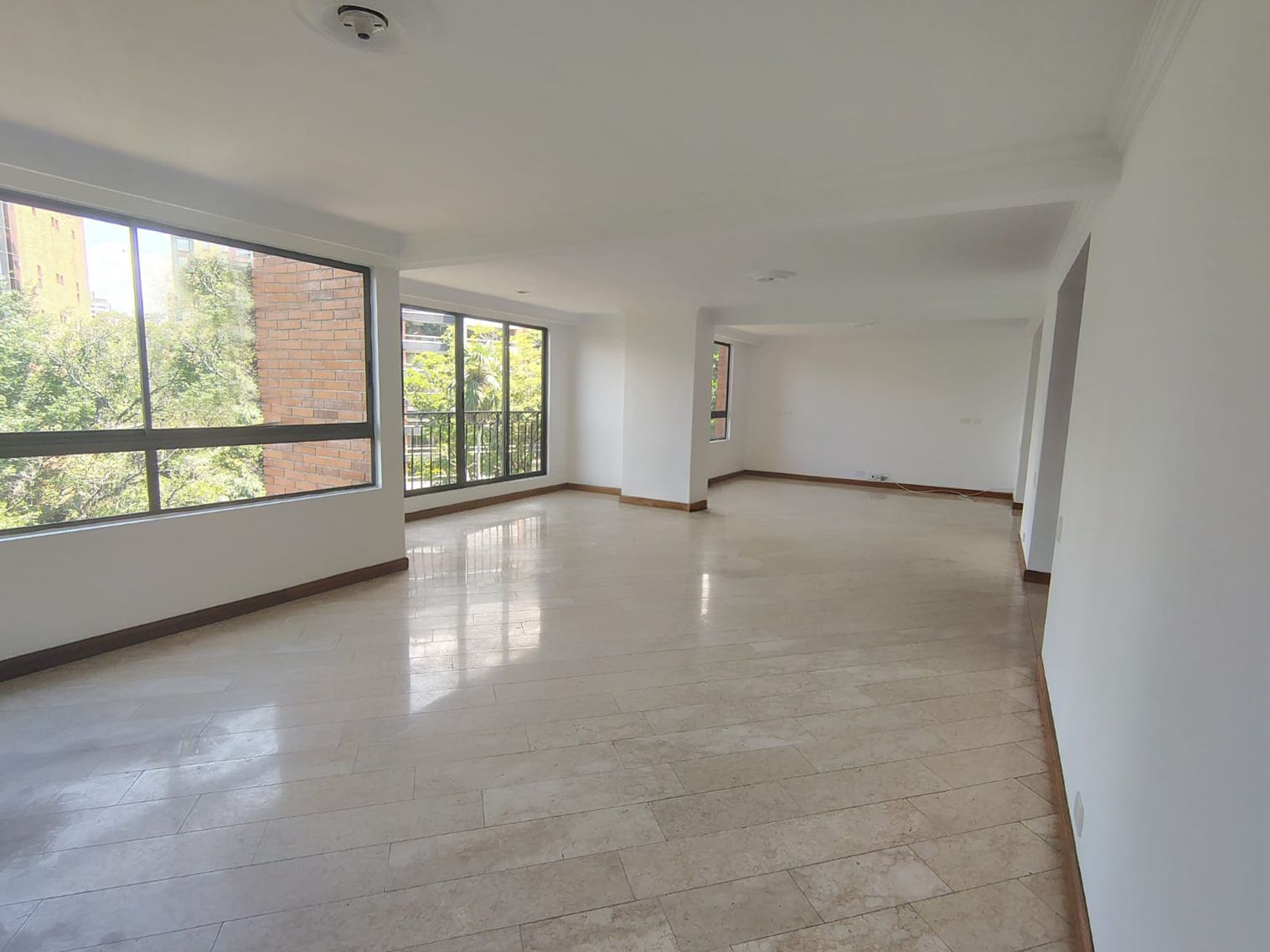 Apartamento en arriendo Antioquia Medellín El Diamante No 2 173 m2 Habitaciones 3 Baños 3 Garajes 2 Precio $5500000