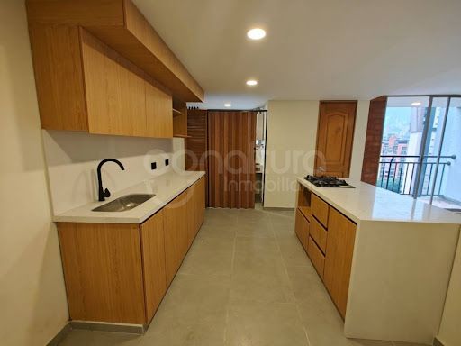 Apartamento en arriendo Antioquia Envigado Cd San Lucas 213 m2 Habitaciones 4 Baños 4 Garajes 1 Precio $8000000