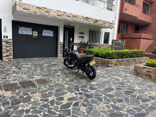 Casa en arriendo Antioquia Medellín Granada 140 m2 Habitaciones 5 Baños 4 Garajes 1 Precio $5500000