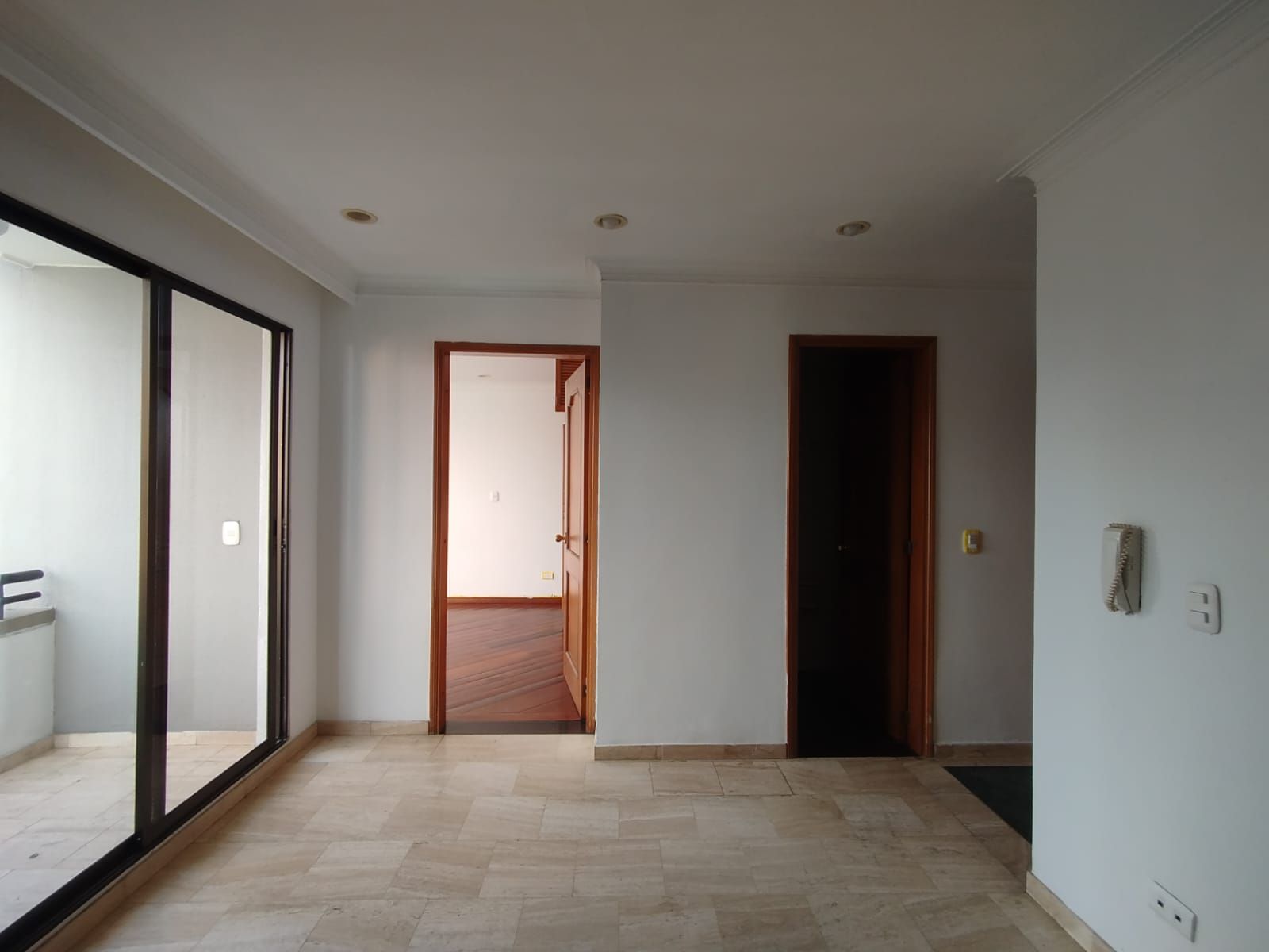 Apartamento en arriendo Risaralda Pereira Pinares Alto 43 m2 Habitaciones 1 Baños 1 Garajes 1 Precio $2300000