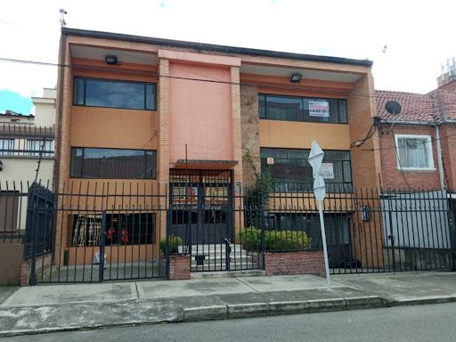 Casa en arriendo Cundinamarca Bogotá San Luis 598 m2 Habitaciones 20 Baños 8 Garajes 2 Precio $18000000