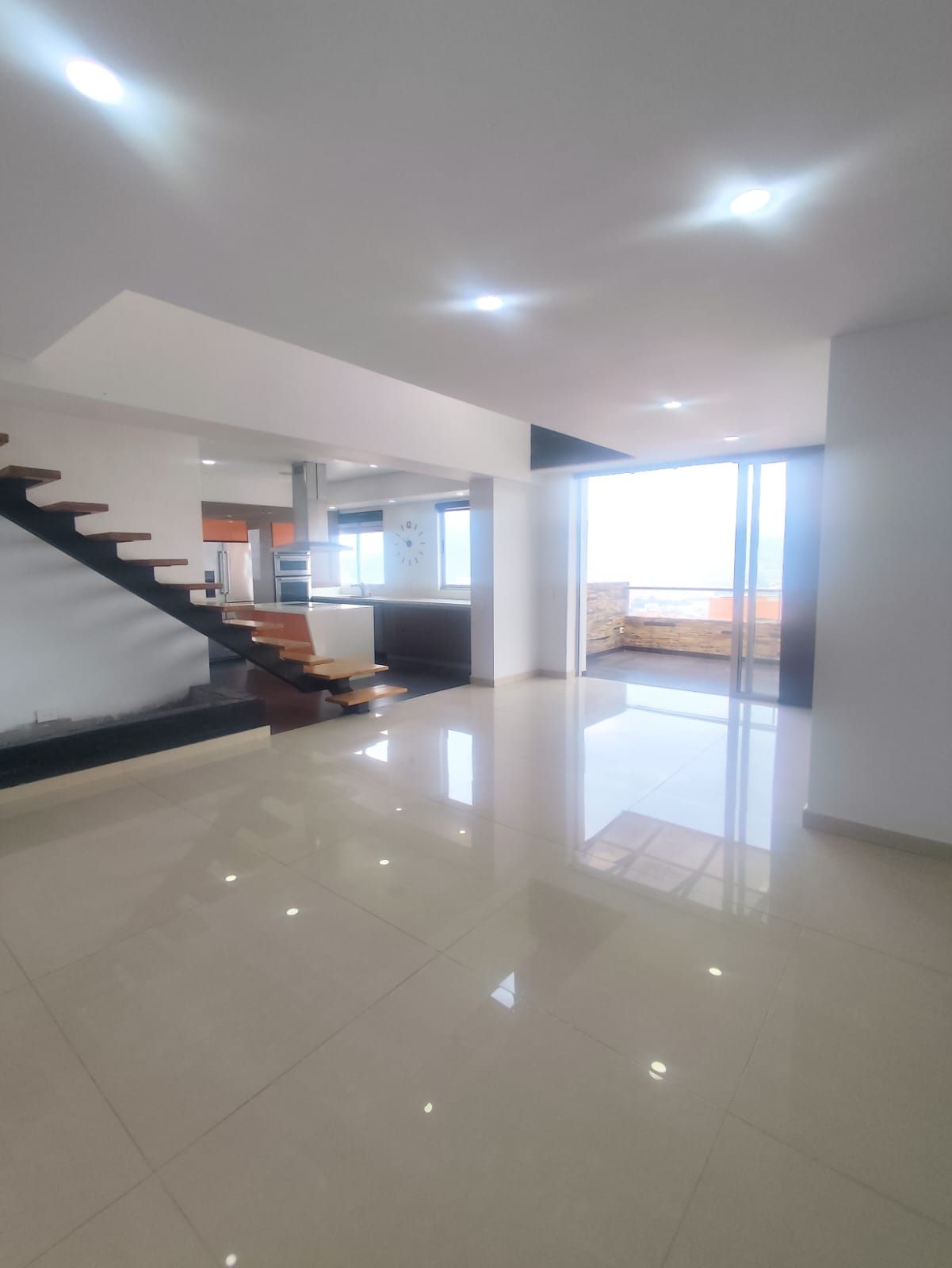 Apartaestudio en arriendo Antioquia Envigado Loma Del Barro 306 m2 Habitaciones 4 Baños 6 Garajes 3 Precio $9000000