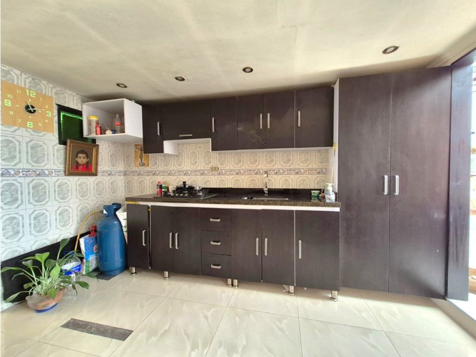 Edificio en venta Cundinamarca Bogotá Colón 139 m2 Habitaciones 10 Baños 5 Garajes 4 Precio $890000000