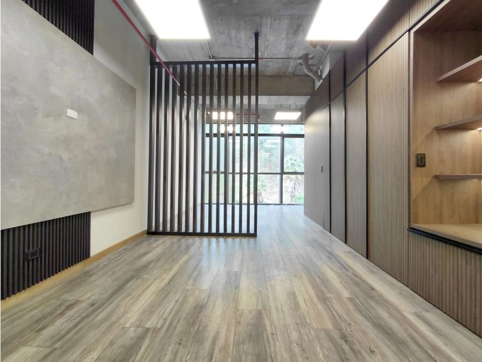 Oficina en arriendo o venta Antioquia Medellín Carpinelo 36 m2 Habitaciones 0 Baños 0 Garajes 1 Precio venta $410000000 Precio arriendo $3600000