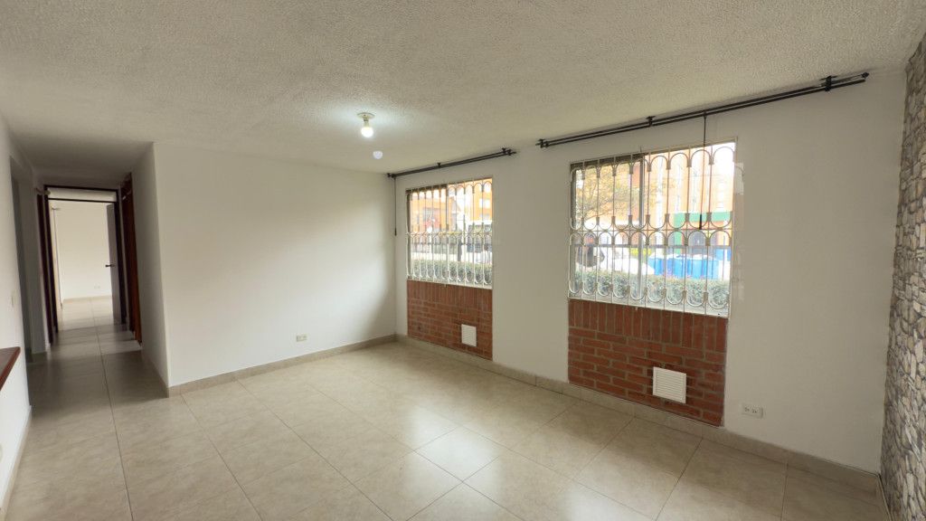 Apartamento en venta Cundinamarca Bogotá Ub La Gran Granada 72 m2 Habitaciones 3 Baños 2 Garajes 1 Precio $370000000