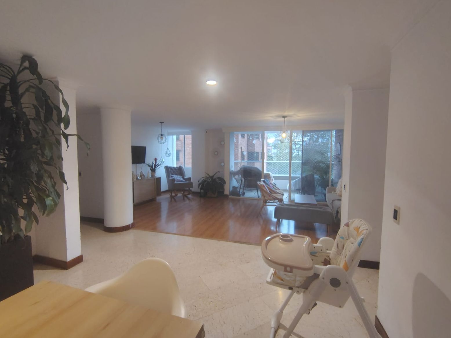 Apartamento en arriendo Antioquia Medellín El Tesoro 154 m2 Habitaciones 3 Baños 3 Garajes 2 Precio $6300000