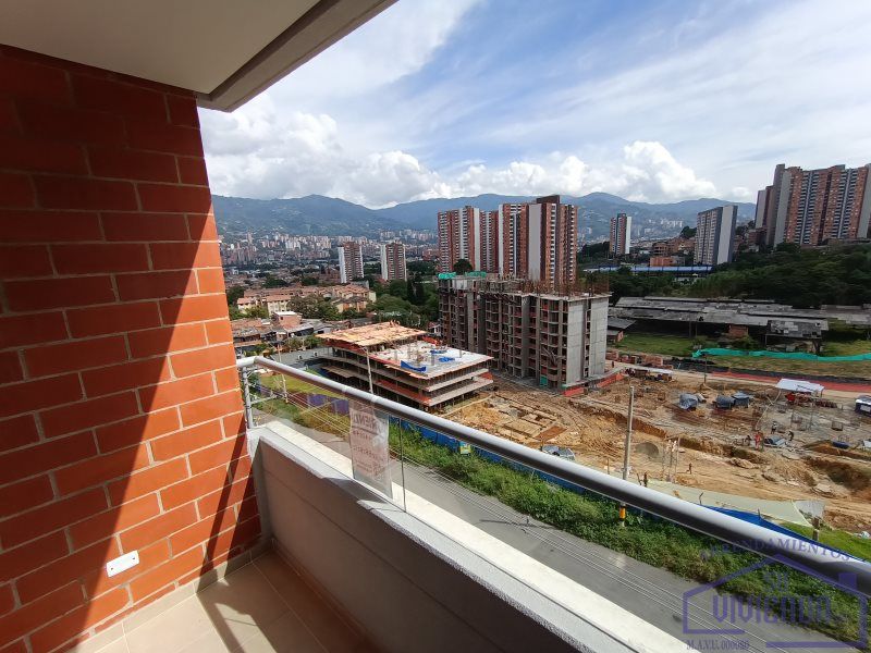 Apartamento en arriendo Antioquia Medellín La Colina 72 m2 Habitaciones 3 Baños 2 Garajes 1 Precio $3200000