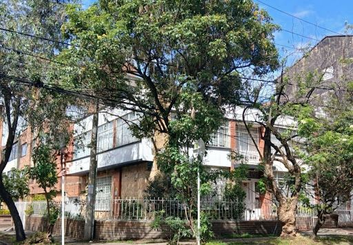 Casa en arriendo Cundinamarca Bogotá La Soledad 350 m2 Habitaciones 10 Baños 5 Garajes 2 Precio $7000000