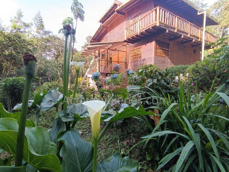 Casa en arriendo Antioquia Medellín Santa Rosa De Lima 200 m2 Habitaciones 3 Baños 2 Garajes 3 Precio $2500000