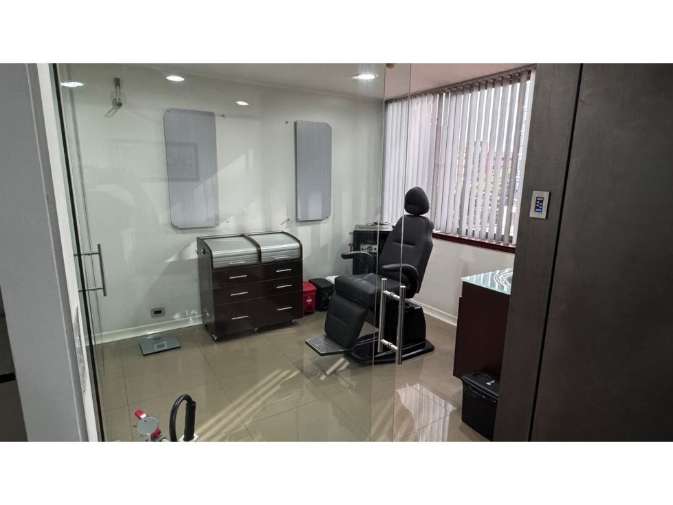 Consultorio en venta Antioquia Medellín Urbanizacion Santa Maria De Oviedo 42 m2 Habitaciones 0 Baños 1 Garajes 1 Precio $543000000