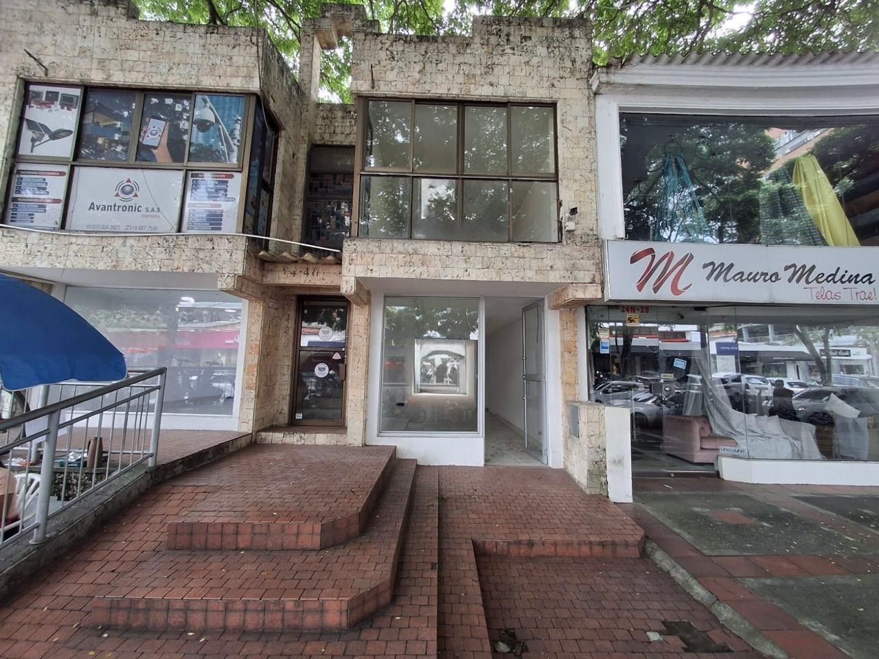 Local en arriendo Valle Del Cauca Cali San Vicente 128 m2 Habitaciones 0 Baños 4 Garajes 0 Precio $4000000