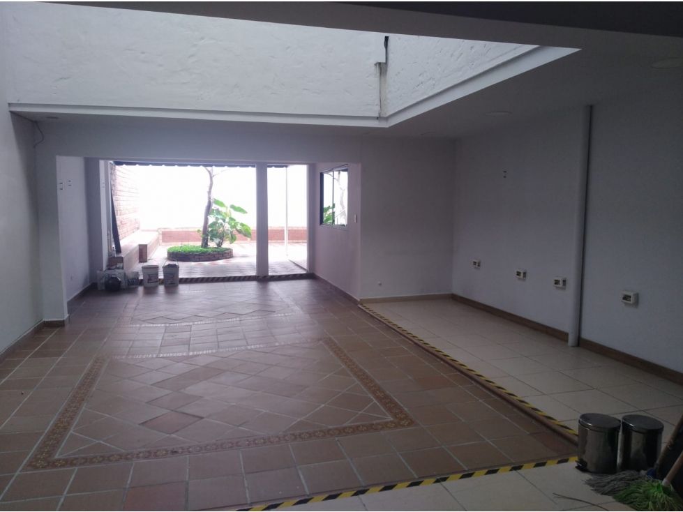 Casa en arriendo Antioquia Medellín Florida Nueva 420 m2 Habitaciones 10 Baños 8 Garajes 1 Precio $9800000
