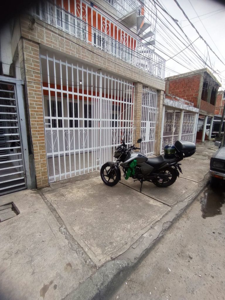 Apartamento en arriendo Valle Del Cauca Cali El Rodeo 108 m2 Habitaciones 2 Baños 1 Garajes 1 Precio $1300000