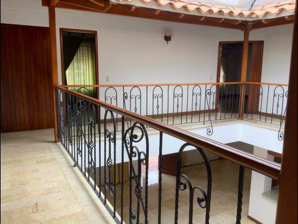 Casa en venta Antioquia Medellín El Tesoro 440 m2 Habitaciones 3 Baños 5 Garajes 3 Precio $2200000000