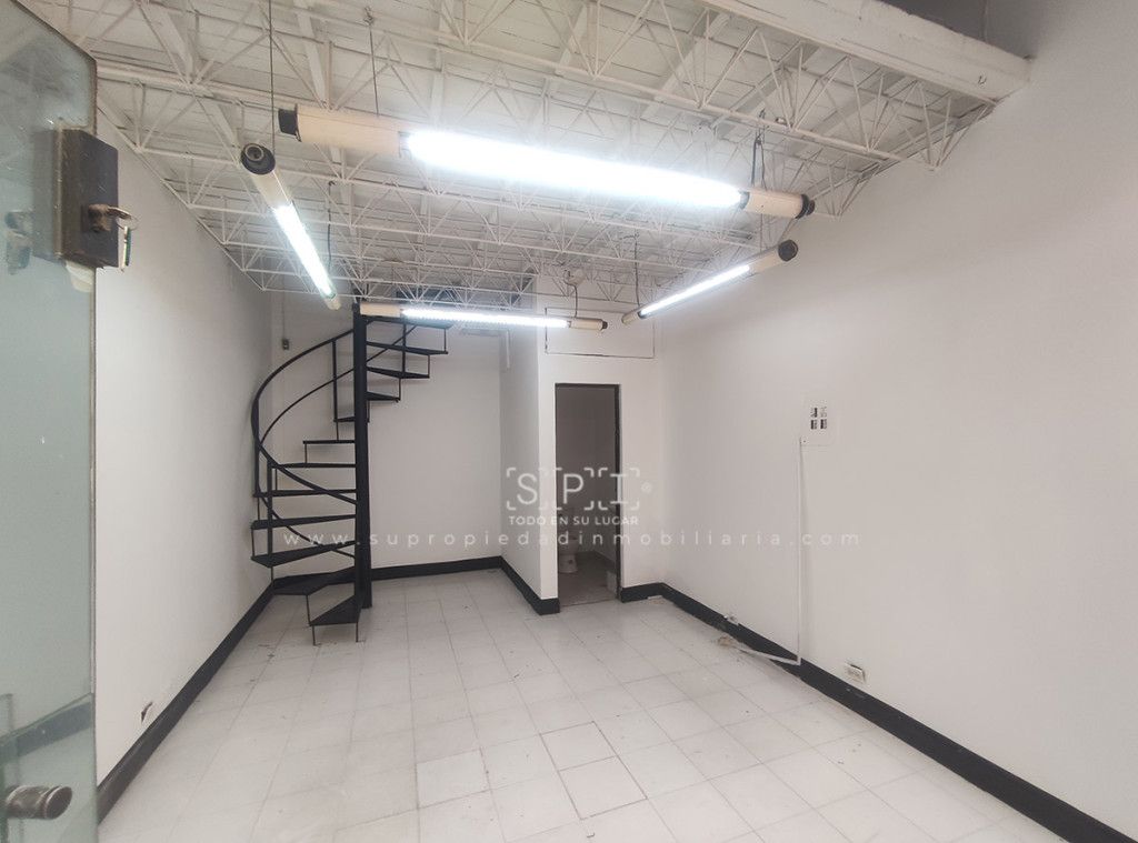Local en arriendo Antioquia Itagüí La Esmeralda 40 m2 Habitaciones 0 Baños 1 Garajes 0 Precio $2500000