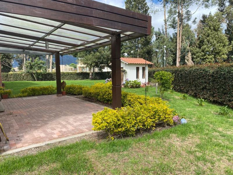 Casa en arriendo Cundinamarca Bogotá Casa Blanca 500 m2 Habitaciones 4 Baños 5 Garajes 6 Precio $14746000